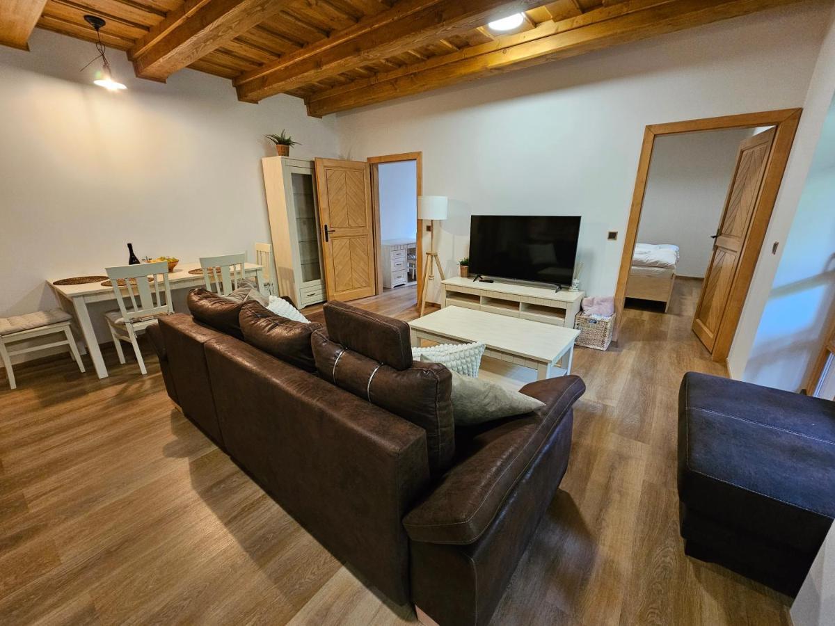 Apartmany Jezerne Velké Karlovice Extérieur photo