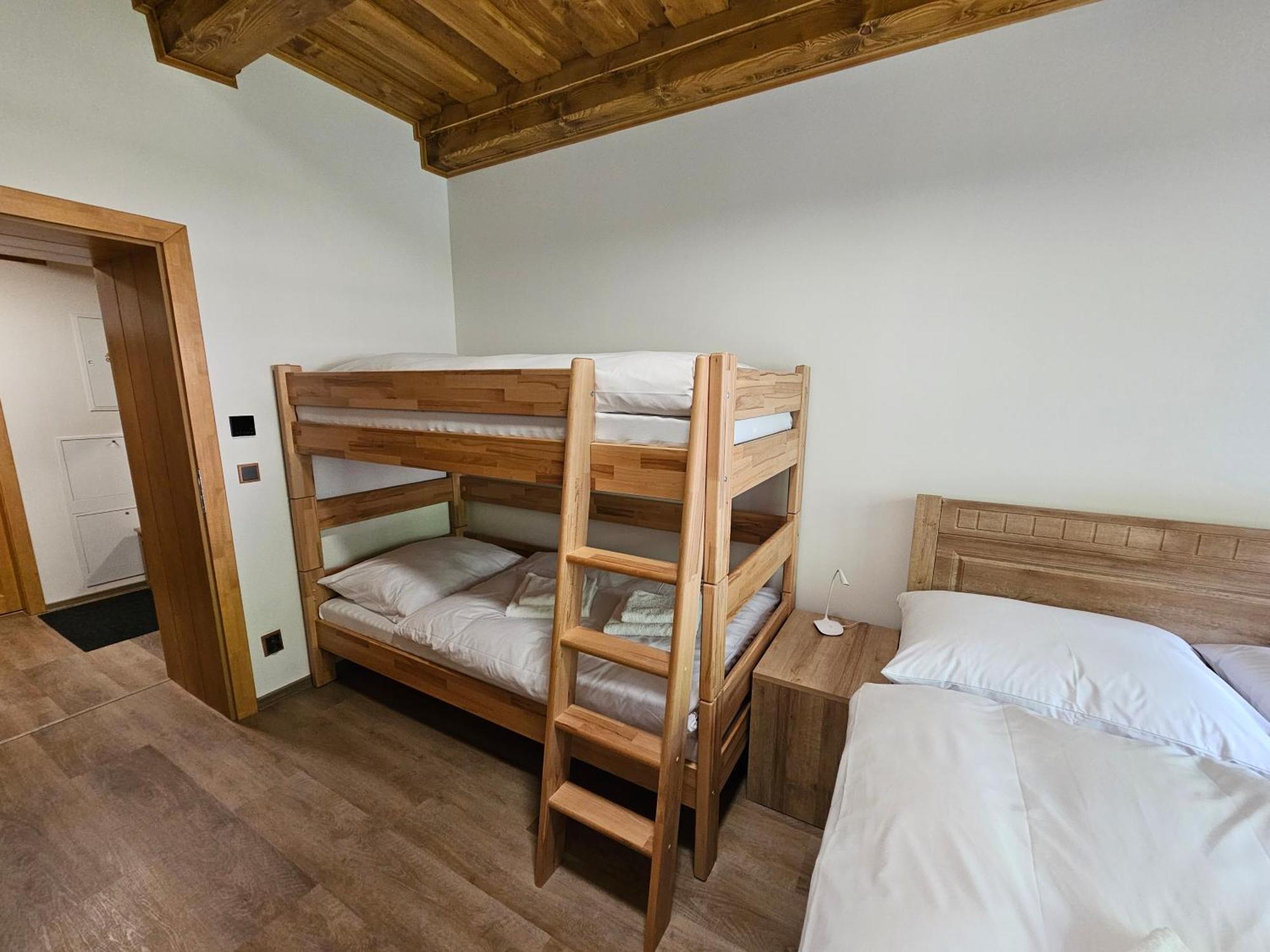 Apartmany Jezerne Velké Karlovice Chambre photo