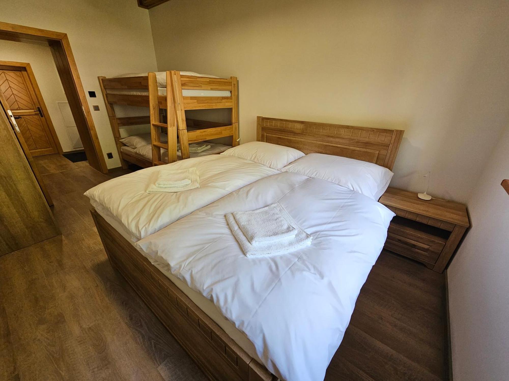 Apartmany Jezerne Velké Karlovice Chambre photo